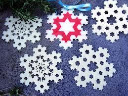 http://meandering-through-mathematics.blogspot.com/2011/09/koch-snowflakes.html